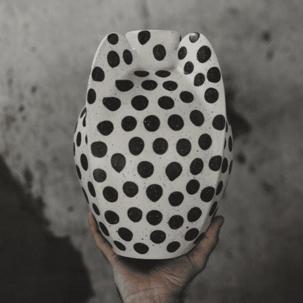 vase dots 2